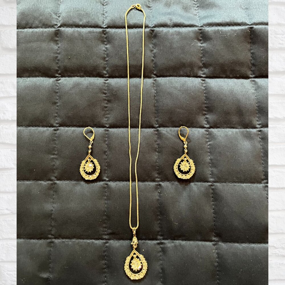 Rhinestone Pendant Necklace & Drop Earring Set Sparkly Jewelry Special Occasion